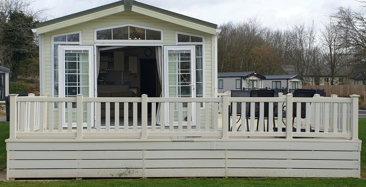 Villa Caravan In The Cotswolds Cirencester Exterior foto