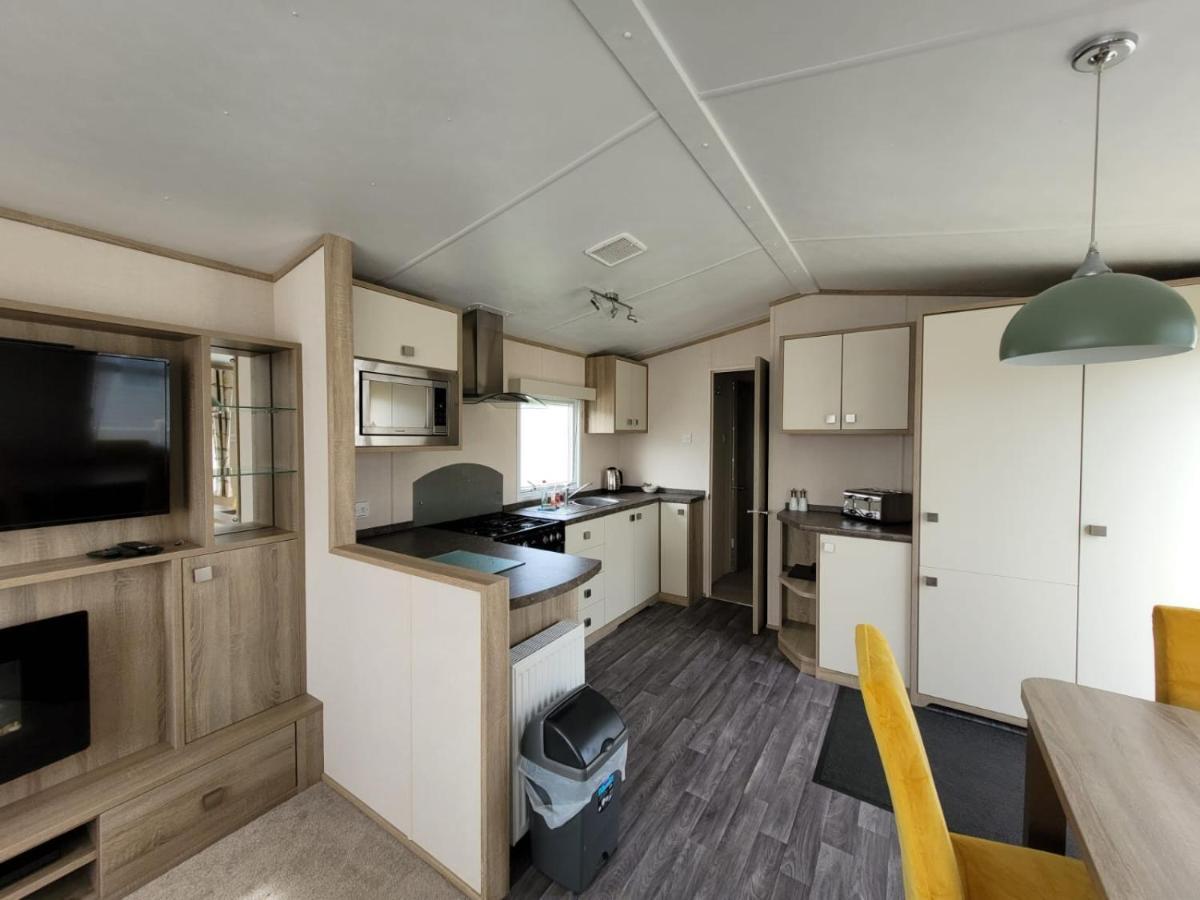Villa Caravan In The Cotswolds Cirencester Exterior foto