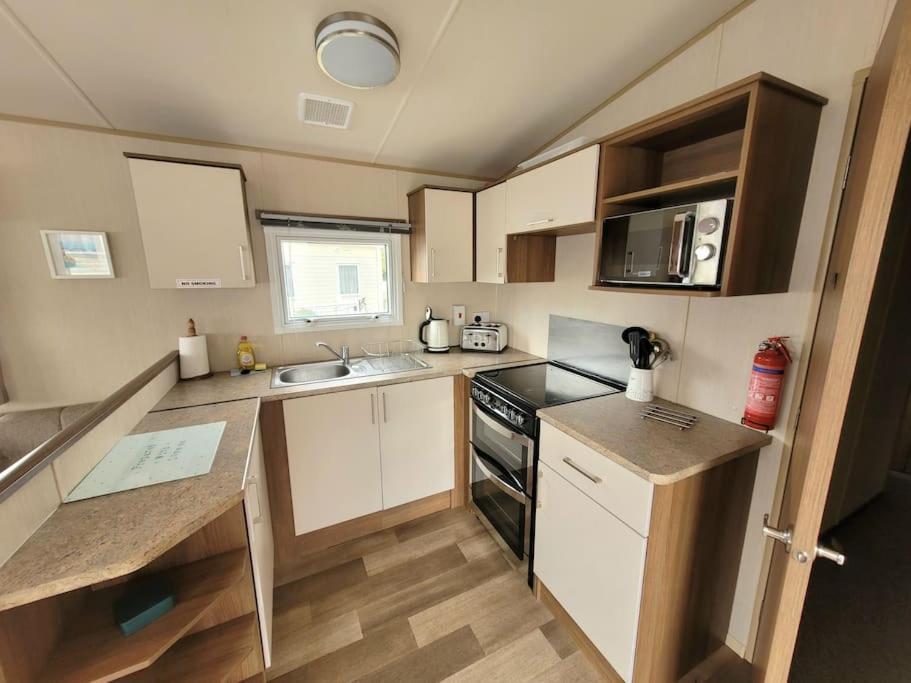 Villa Caravan In The Cotswolds Cirencester Exterior foto