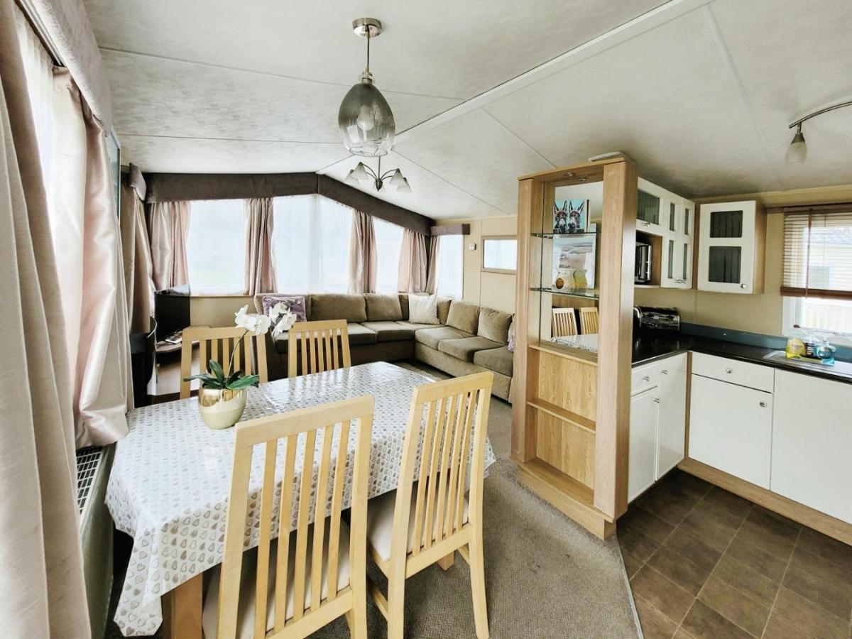 Villa Caravan In The Cotswolds Cirencester Exterior foto