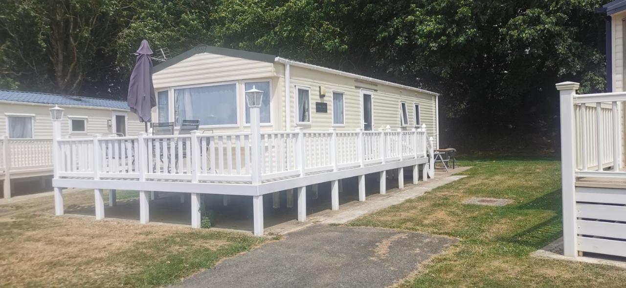 Villa Caravan In The Cotswolds Cirencester Exterior foto